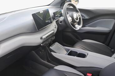 SPOTICAR Byd Dolphin 43.2kwh Comfort Auto 5dr Used Car - Saloon Electric Black - Telford - 1200539441_2