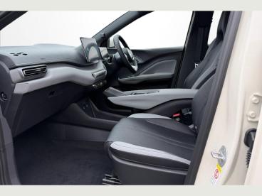 SPOTICAR Byd Dolphin 30kwh Active Auto 5dr Used Car - Saloon Electric White - Uckfield - 1200593725_2