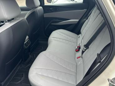 SPOTICAR Byd Seal 1.5 10kwh Boost Cvt Auto Euro 6 (s/s) 4dr Used Car - Saloon Plug-in Hybrid  - Gravesend - 1200588370_5