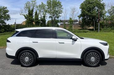 SPOTICAR Chery Tiggo 7 Tiggo 1.5t 34.46kwh Summit Dht3 4wd Euro 6 (s/s) 5dr Used Car - Suv Plug-in Hybrid White - Bridgend - 1200602524_5