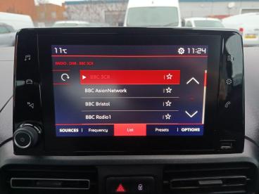 SPOTICAR Citroën Berlingo 1.2 Puretech Feel M Mpv Euro 6 (s/s) 5dr Used Car - Mpv Petrol Grey - Aylesbury - 1200560832_4