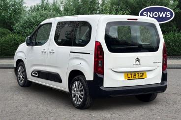 SPOTICAR Citroën Berlingo 1.2 Puretech Feel M Mpv Euro 6 (s/s) 5dr Used Car - Mpv Petrol White - Basingstoke - 1200592839_2