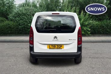SPOTICAR Citroën Berlingo 1.2 Puretech Feel M Mpv Euro 6 (s/s) 5dr Used Car - Mpv Petrol White - Basingstoke - 1200592839_4