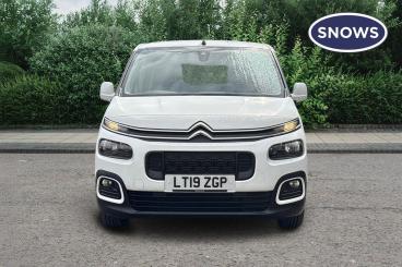 SPOTICAR Citroën Berlingo 1.2 Puretech Feel M Mpv Euro 6 (s/s) 5dr Used Car - Mpv Petrol White - Basingstoke - 1200592839_5