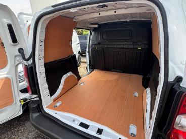 SPOTICAR Citroën Berlingo 1.5 Enterprise Plus M Swb Euro 6 (s/s) 5dr Used Car - Commercial Vehicle Diesel White - Chorley - 1200616445_3