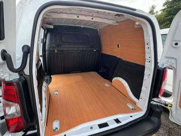 SPOTICAR Citroën Berlingo 1.5 Enterprise Plus M Swb Euro 6 (s/s) 5dr Used Car - Commercial Vehicle Diesel White - Chorley - 1200616446_3