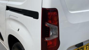 SPOTICAR Citroën Berlingo 1.5 Bluehdi 1000 Enterprise M Swb Euro 6 (s/s) 5dr Used Car - Commercial Vehicle Diesel White - Walton On Thames - 1200617995_5