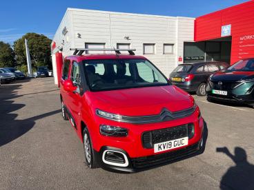 SPOTICAR Citroën Berlingo 1.2 Puretech Feel M Mpv Euro 6 (s/s) 5dr Used Car - Mpv Petrol Red - Ashford - 1200625251_2