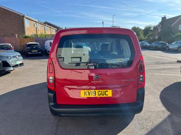 SPOTICAR Citroën Berlingo 1.2 Puretech Feel M Mpv Euro 6 (s/s) 5dr Used Car - Mpv Petrol Red - Ashford - 1200625251_5