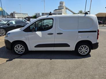 SPOTICAR Citroën Berlingo 1.5 Bluehdi 1000 Enterprise M Pro Swb Euro 6 (s/s) Used Car - Commercial Vehicle Diesel White - Southampton - 1200626146_4