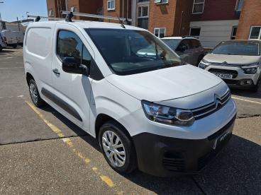 SPOTICAR Citroën Berlingo 1.5 Bluehdi 1000 Enterprise M Pro Swb Euro 6 (s/s) Used Car - Commercial Vehicle Diesel White - Southampton - 1200626146_5