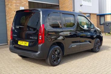SPOTICAR Citroën Berlingo 1.5 Collection M Auto Euro 6 (s/s) 5dr Used Car - Mpv Diesel Black - Fareham - 1200627029_3