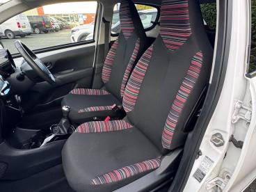 SPOTICAR Citroën C1 1.0 Vti Shine Euro 6 (s/s) 5dr Used Car - City Car Petrol White - Chorley - 1200564086_2