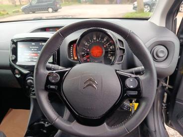 SPOTICAR Citroën C1 1.0 Vti Shine Euro 6 (s/s) 5dr Used Car - City Car Petrol Grey - Aylesbury - 1200575635_3