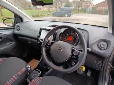 SPOTICAR Citroën C1 1.0 Vti Shine Euro 6 (s/s) 5dr Used Car - City Car Petrol Grey - Aylesbury - 1200575635_5