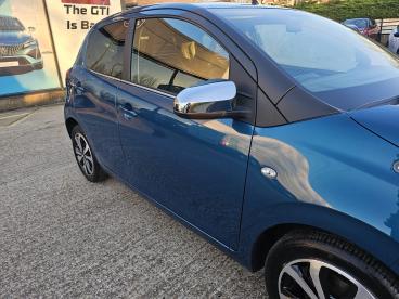 SPOTICAR Citroën C1 1.0 Vti Shine Euro 6 (s/s) 5dr Used Car - City Car Petrol Green - Maidstone - 1200584837_2