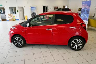 SPOTICAR Citroën C1 1.0 Vti Shine Euro 6 (s/s) 5dr Used Car - City Car Petrol Red - Newport - 1200611961_5