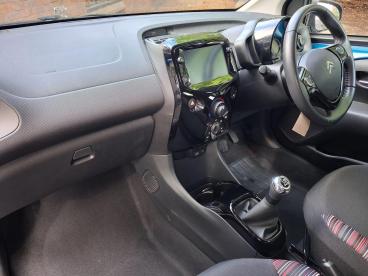 SPOTICAR Citroën C1 1.0 Vti Shine Euro 6 (s/s) 5dr Used Car - City Car Petrol Green - Accrington - 1200628753_2