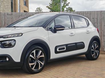 SPOTICAR Citroën C3 1.2 Puretech Shine Plus Euro 6 (s/s) 5dr Used Car - Hatchback Petrol White - Maidstone - 1200529915_5