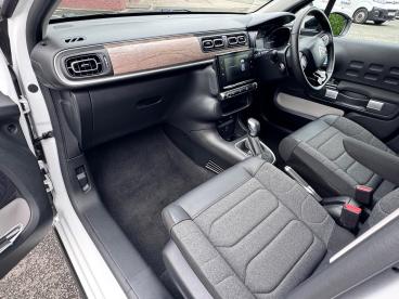 SPOTICAR Citroën C3 1.2 Puretech Max Eat6 Euro 6 (s/s) 5dr Used Car - Hatchback Petrol White - Chorley - 1200531077_2