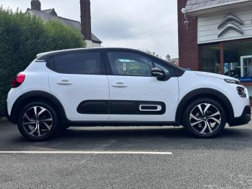 SPOTICAR Citroën C3 1.2 Puretech Max Eat6 Euro 6 (s/s) 5dr Used Car - Hatchback Petrol White - Chorley - 1200531077_3