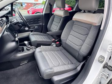 SPOTICAR Citroën C3 1.2 Puretech Max Eat6 Euro 6 (s/s) 5dr Used Car - Hatchback Petrol White - Chorley - 1200531077_4