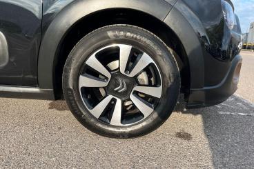 SPOTICAR Citroën C3 1.2 Puretech C-series Edition Euro 6 (s/s) 5dr Used Car - Hatchback Petrol Black - Basildon - 1200531800_5