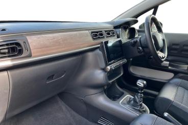 SPOTICAR Citroën C3 1.2 Puretech Shine Plus Euro 6 (s/s) 5dr Used Car - Hatchback Petrol Grey - Basildon - 1200550529_2