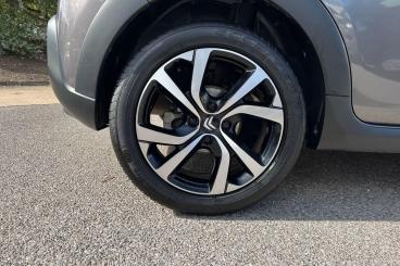 SPOTICAR Citroën C3 1.2 Puretech Shine Plus Euro 6 (s/s) 5dr Used Car - Hatchback Petrol Grey - Basildon - 1200550529_5