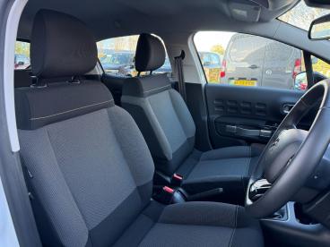 SPOTICAR Citroën C3 1.2 Puretech Flair Euro 6 (s/s) 5dr Used Car - Hatchback Petrol White - Trowbridge - 1200551985_5