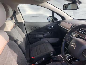 SPOTICAR Citroën C3 1.2 Puretech Shine Plus Euro 6 (s/s) 5dr Used Car - Hatchback Petrol Beige - Keighley - 1200553023_5