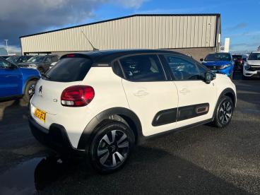 SPOTICAR Citroën C3 1.2 Puretech C-series Edition Euro 6 (s/s) 5dr Used Car - Hatchback Petrol White - Eglinton - 1200554340_3