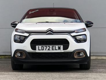 SPOTICAR Citroën C3 1.2 Puretech C-series Edition Eat6 Euro 6 (s/s) 5d Used Car - Hatchback Petrol White - Keighley - 1200554406_3