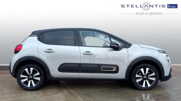 SPOTICAR Citroën C3 1.2 Puretech C-series Edition Euro 6 (s/s) 5dr Used Car - Hatchback Petrol Red - Liverpool - 1200562109_2