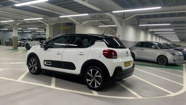 SPOTICAR Citroën C3 1.2 Puretech Max Euro 6 (s/s) 5dr Used Car - Hatchback Petrol White - West London - 1200565276_5