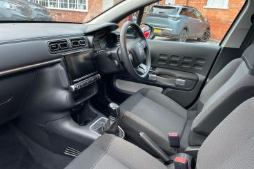 SPOTICAR Citroën C3 1.2 Puretech C-series Edition Euro 6 (s/s) 5dr Used Car - Hatchback Petrol Beige - Newark On Trent - 1200566265_2