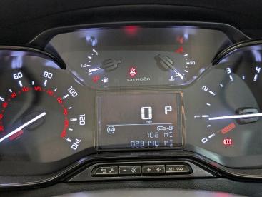 SPOTICAR Citroën C3 1.2 Puretech Shine Eat6 Euro 6 (s/s) 5dr Used Car - Hatchback Petrol White - County Antrim - 1200570347_4