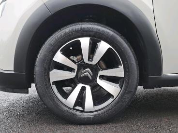 SPOTICAR Citroën C3 1.2 Puretech C-series Edition Euro 6 (s/s) 5dr Used Car - Hatchback Petrol Beige - Telford - 1200572593_5