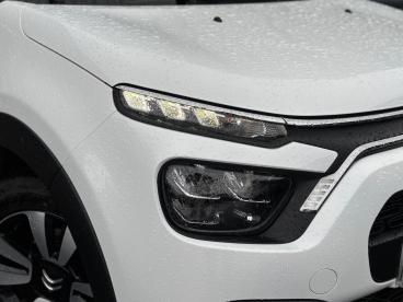 SPOTICAR Citroën C3 1.2 Puretech C-series Edition Eat6 Euro 6 (s/s) 5d Used Car - Hatchback Petrol  - Eglinton - 1200573529_2