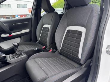 SPOTICAR Citroën C3 1.2 Turbo Plus Euro 6 (s/s) 5dr Used Car - Hatchback Petrol White - Chorley - 1200576847_4