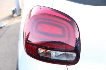 SPOTICAR Citroën C3 1.2 Puretech Plus Eat6 Euro 6 (s/s) 5dr Used Car - Hatchback Petrol White - Bulkington - 1200580698_5