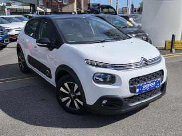 SPOTICAR Citroën C3 1.2 Puretech Flair Eat6 Euro 6 (s/s) 5dr Used Car - Hatchback Petrol White - Wakefield - 1200591921_1