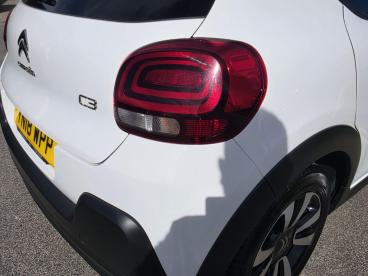 SPOTICAR Citroën C3 1.2 Puretech Flair Eat6 Euro 6 (s/s) 5dr Used Car - Hatchback Petrol White - Wakefield - 1200591921_5