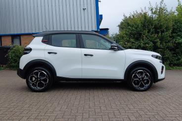 SPOTICAR Citroën C3 1.2 Turbo Plus Euro 6 (s/s) 5dr Used Car - Hatchback Petrol White - Fareham - 1200591988_2
