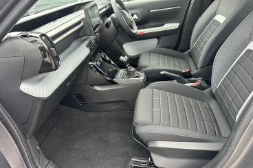SPOTICAR Citroën C3 1.2 Turbo Plus Euro 6 (s/s) 5dr Used Car - Hatchback Petrol  - Yeovil - 1200599863_2