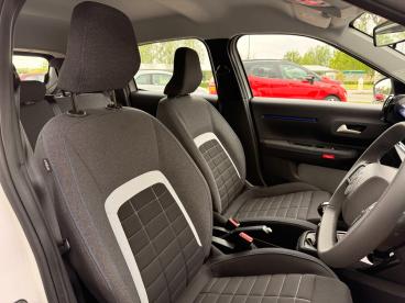 SPOTICAR Citroën C3 1.2 Turbo Plus Euro 6 (s/s) 5dr Used Car - Hatchback Petrol White - Trowbridge - 1200600033_5