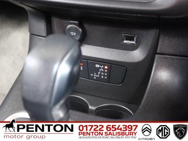 SPOTICAR Citroën C3 1.2 Puretech Max Eat6 Euro 6 (s/s) 5dr Used Car - Hatchback Petrol Grey - Salisbury - 1200600241_4