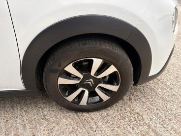 SPOTICAR Citroën C3 1.2 Puretech C-series Edition Euro 6 (s/s) 5dr Used Car - Hatchback Petrol White - Hastings - 1200600575_4