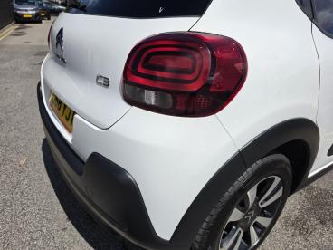 SPOTICAR Citroën C3 1.2 Puretech Flair Euro 6 (s/s) 5dr Used Car - Hatchback Petrol White - Wakefield - 1200607831_5