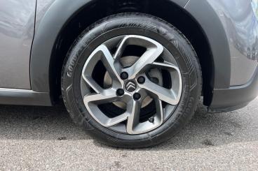SPOTICAR Citroën C3 1.2 Puretech Flair Euro 6 (s/s) 5dr Used Car - Hatchback Petrol Grey - Basildon - 1200608840_5